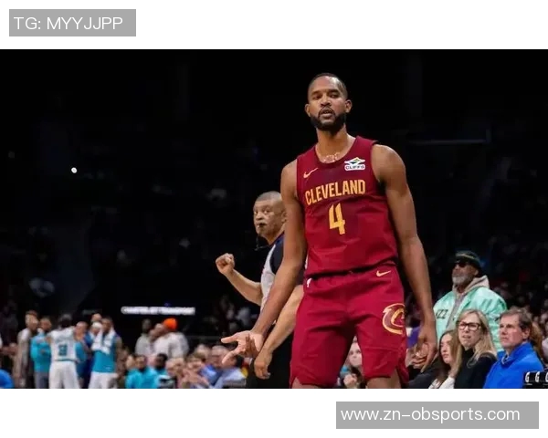 小莫布里首秀表现亮眼18分钟内砍下12分6板2助助球队取胜 小莫布里首秀表现亮眼18分钟内砍下12分6板2助助球队取胜