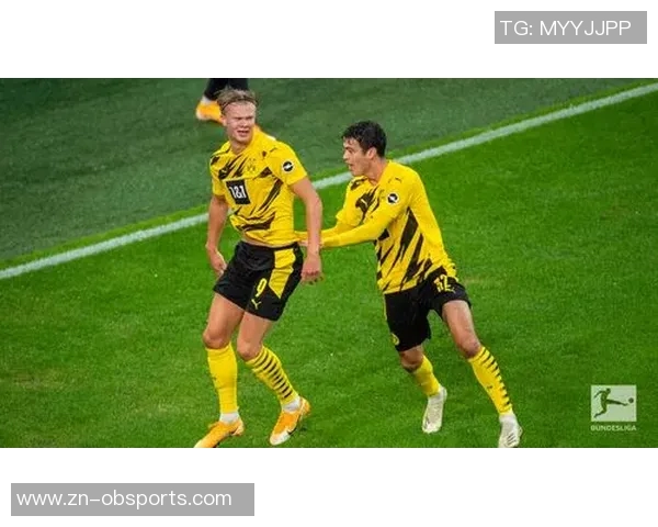 哈兰德社交媒体分享英伦风格穿搭绿色帽子搭配马甲尽显绅士魅力 哈兰德社交媒体分享英伦风格穿搭绿色帽子搭配马甲尽显绅士魅力